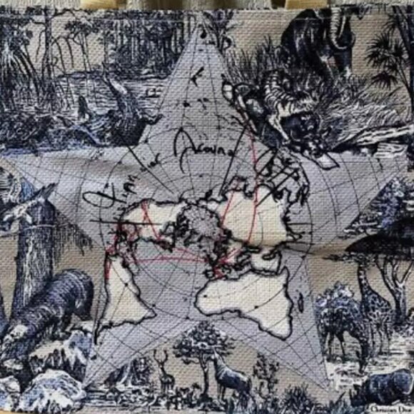 Dior "All Around The World" Straw Tote - Picture 4 of 5